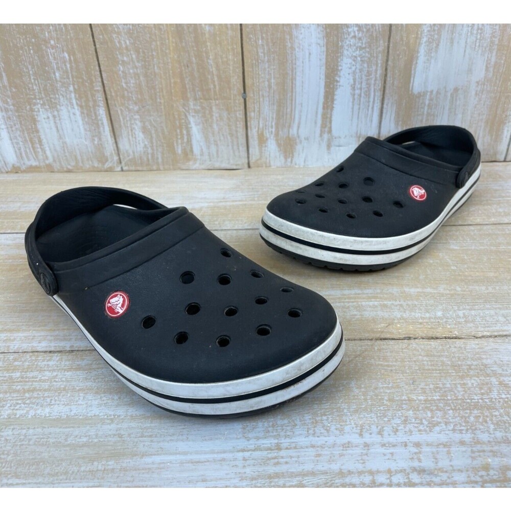 Crocs Men's 8 Women's 10 Black Crocband Clogs Slip On Shoes Waterproof Sandals